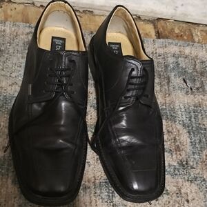 Bugatti Black Leather Oxfords